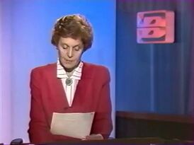 диктор Центрального телевидения СССР Вера Шебеко в информационной программе «Время» зачитывает постановление комитета ГКЧП. 19 августа 1991 года