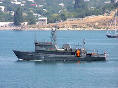 Морской водолазный бот ВМ-154 проекта 535 (37-я бригада спасательных судов КЧФ; после 2011 года — 145-й аварийно-спасательный отряд КЧФ). Севастополь, 2007 год.