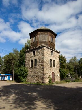 Водонапорная башня на станции Пестово.jpg