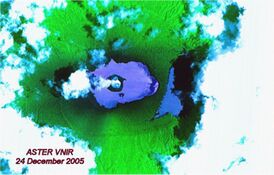 Активность вулкана Аоба в различных спектрах (2005 г.). Снимок НАСА.