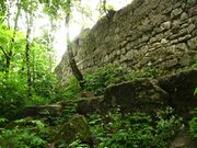 Остатки крепостной стены польской крепости Высокий замок