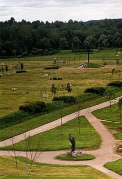 Крупнейшее немецкое воинское кладбище. 2006 год