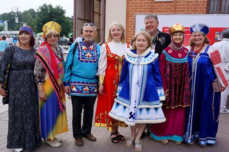 Парад национальных костюмов на фестивале «ЛиФФт-2019»