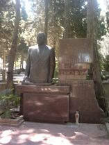 Могила Афияддина Джалилова на Аллее почётного захоронения в Баку