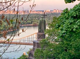 Памятник Владимиру Великому на Владимирской горке над Днепром
