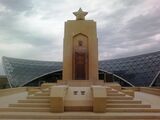 Надгробный памятник Ази Асланову в Баку