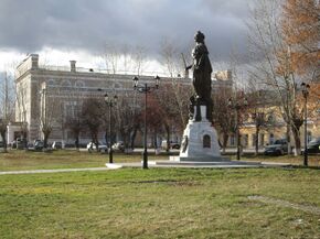 Памятник Екатерине II В Ирбите.jpg