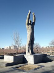 Памятник Юрию Гагарину (Байконур).JPG