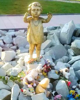 Памятник детям, убитым в концлагере «Красный».