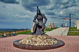 Памятник князю Иренеку на горе Самохвал в городе Абакан, Республика Хакасия. Скульптор Вячеслав Кученов