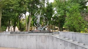 Памятный знак жертвам Чернобыльской катастрофы (Чернигов).jpg