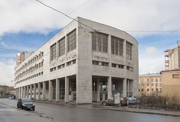 Здание по Чернорецкому переулку, в котором расположены помещения станции