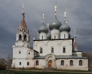 Собор Крестовоздвиженский, в предзакатный час.jpg