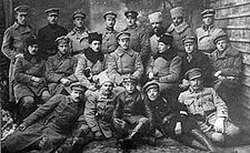 Офицеры 6-й бригады Галицкой армии. Винница, 11 ноября 1919. В нижнем ряду в центре — командир Еврейского ударного батальона Соломон Ляйнберг