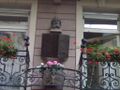 Барельеф на балконе квартиры, в которой Достоевский «написал» роман «Игрок». Баден-Баден