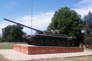 Т-72 у села Белая Глина.jpg