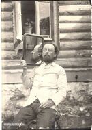 К. Э. Циолковский с зеркалом 6 июля 1902 года. Фото А. Ассонова