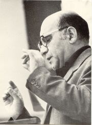 Э. Г. Бабаев читает лекцию на факультете журналистики МГУ (1981)