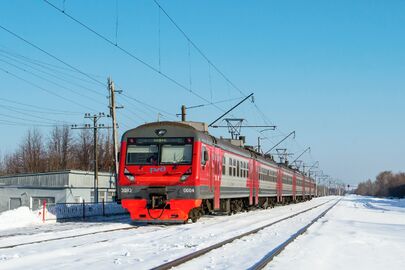 Электропоезд ЭД9Э-0004 на станции Албаба