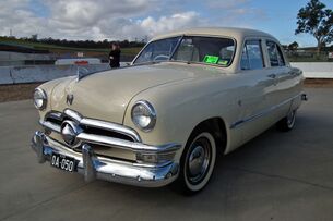 1950 Ford Custom V8 Fordor sedan (6102727380).jpg