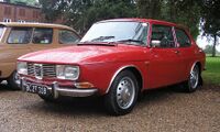 Saab 99 ранних выпусков (1969) с хромированными бамперами и решёткой радиатора