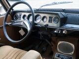 Салон Renault 16 TS 1975 года. Хорошо виден «горб» под панелью приборов, внутри которого располагался двигатель.
