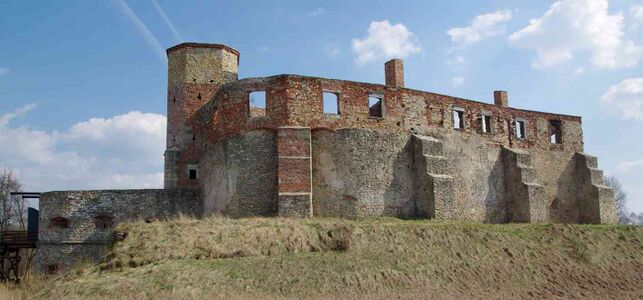 Западная стена замка