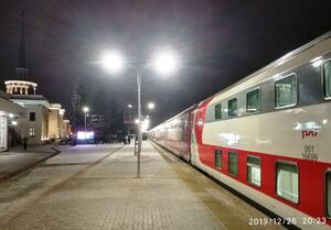 Поезд «Карелия» на станции Петрозаводск-Пассажирский (2019)