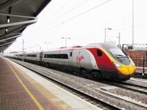 Английский Pendolino Class 390