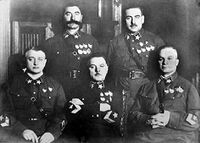 Первые пять Маршалов Советского Союза (слева направо): Тухачевский, Ворошилов, Егоров (сидят), Будённый и Блюхер (стоят)