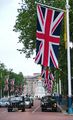 Аллея британских флагов на Мэлл-Стрит в Лондоне
