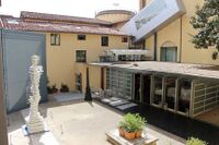 Accademia di Firenze, veduta sul cortile del museo dell'accademia 03.JPG
