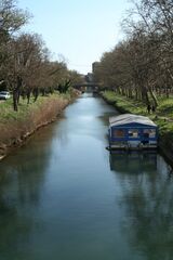 Agde canal midi 01.JPG