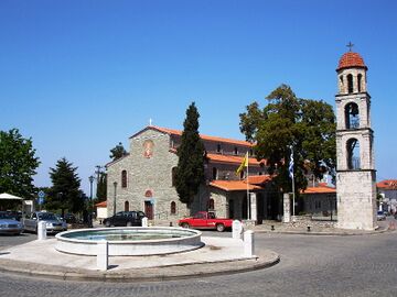 Церковь Айос-Николаос в Литохороне
