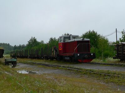 ТУ7-2083 прибывает с порожним грузовым поездом на станцию Угольная