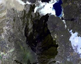 Район вулкана Афдера (1999 г.). Снимок НАСА (Landsat).