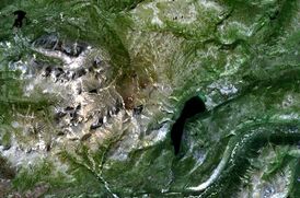 Вулканическое поле Аллигатор-Лейк. Снимок НАСА (Landsat).