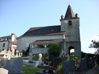 Церковь в деревне Алос