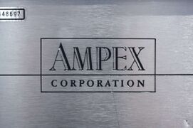 Логотип Ampex на аппаратуре