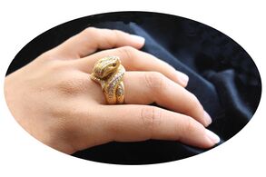 Золотое кольцо Corrado Corelli с бриллиантами и рубинами