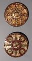 Англосаксонские дисковидные броши, 600—700 гг. Золото, стекло, гранат, раковины