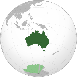 Австралия на карте мира. Светло-зелёным отмечена Австралийская антарктическая территория, на которую претендует Австралия.