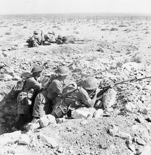 Австралийские солдаты на позициях перед Тобруком