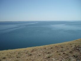 Вид на озеро весной 2007 года.