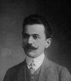 Асан Сабри Айвазов (1878 — 1938) посол в Османской империи, ранее Председатель Меджлиса