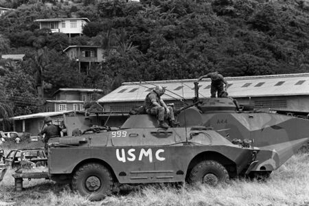 Морская пехота США на захваченном гренадском БРДМ-2 во время вторжения в Гренаду.