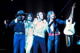 Bad Company в 1976 году. Слева направо: Баррелл, Роджерс, Кирк, Ралфс.