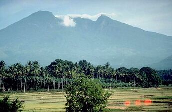 Вулкан Банахао, остров Лусон (Филиппины) в 1989 году