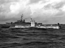 Bathyscaphe Trieste with USS Lewis (DE-535) over the Marianas Trench, 23 January 1960 (NH 96797).jpg
