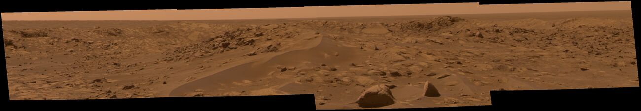 Края кратера Бигль (приблизительно истинные цвета), снятые при подъезде марсоходом «Оппортьюнити» 30 июля 2006 года (894 сол)[2]